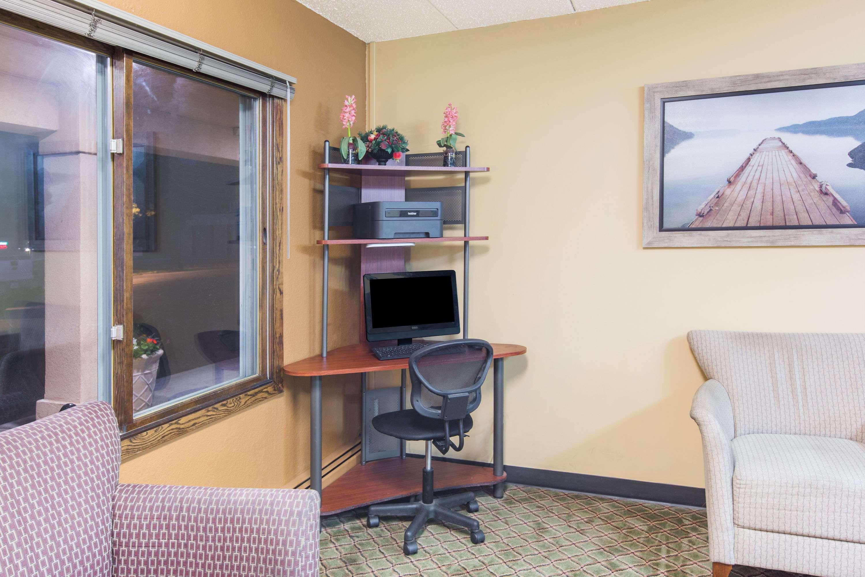 Days Inn By Wyndham Sioux Falls Esterno foto