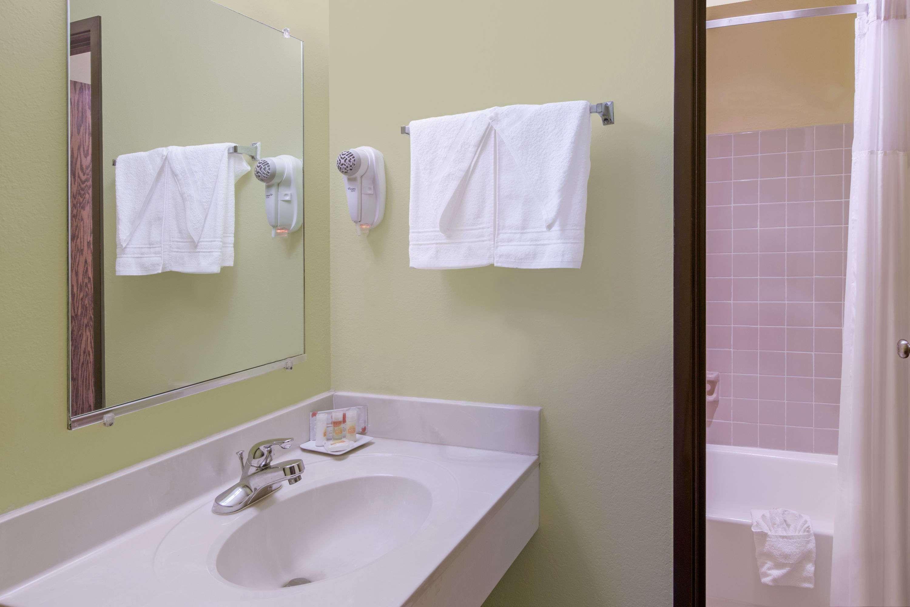 Days Inn By Wyndham Sioux Falls Esterno foto