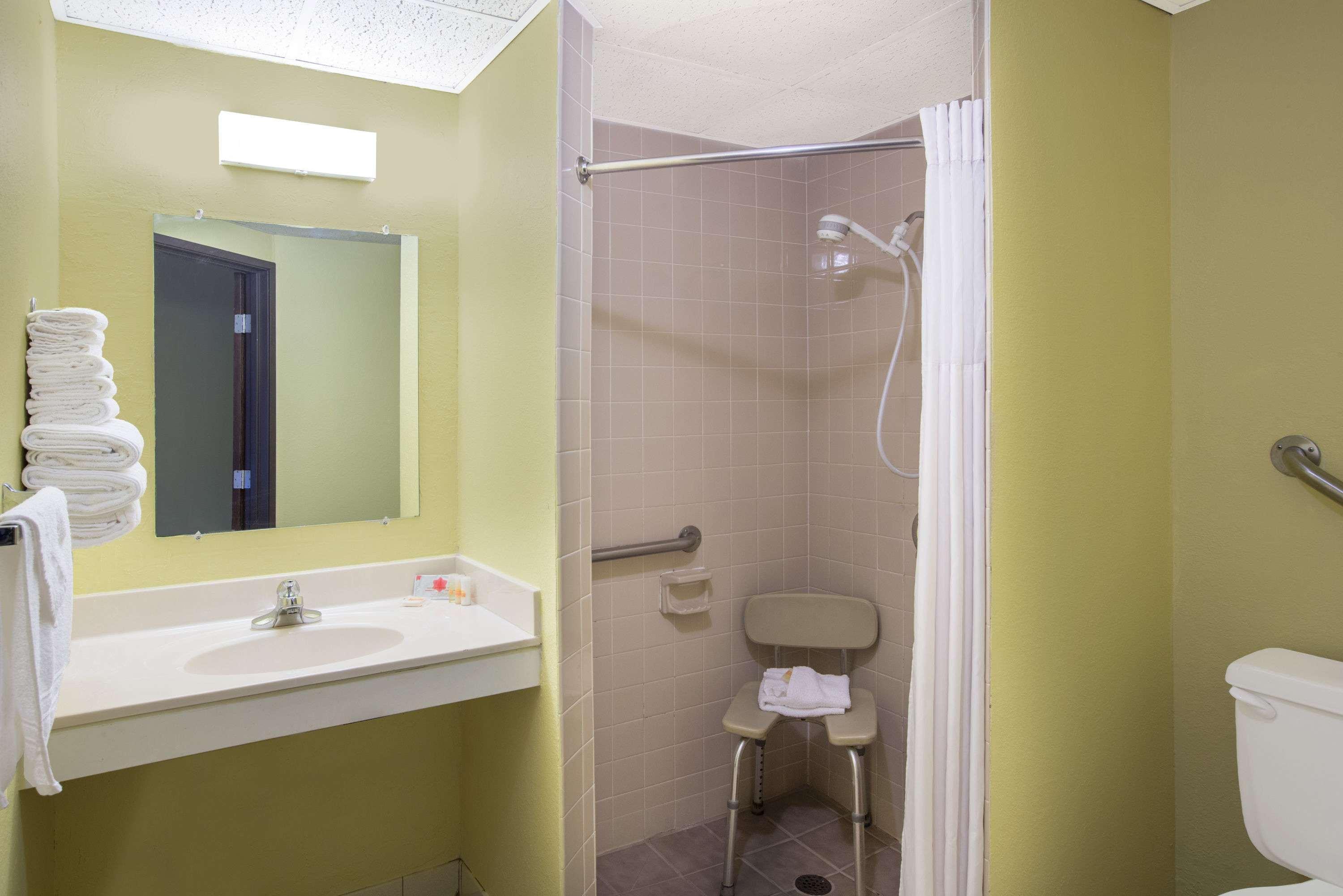 Days Inn By Wyndham Sioux Falls Esterno foto