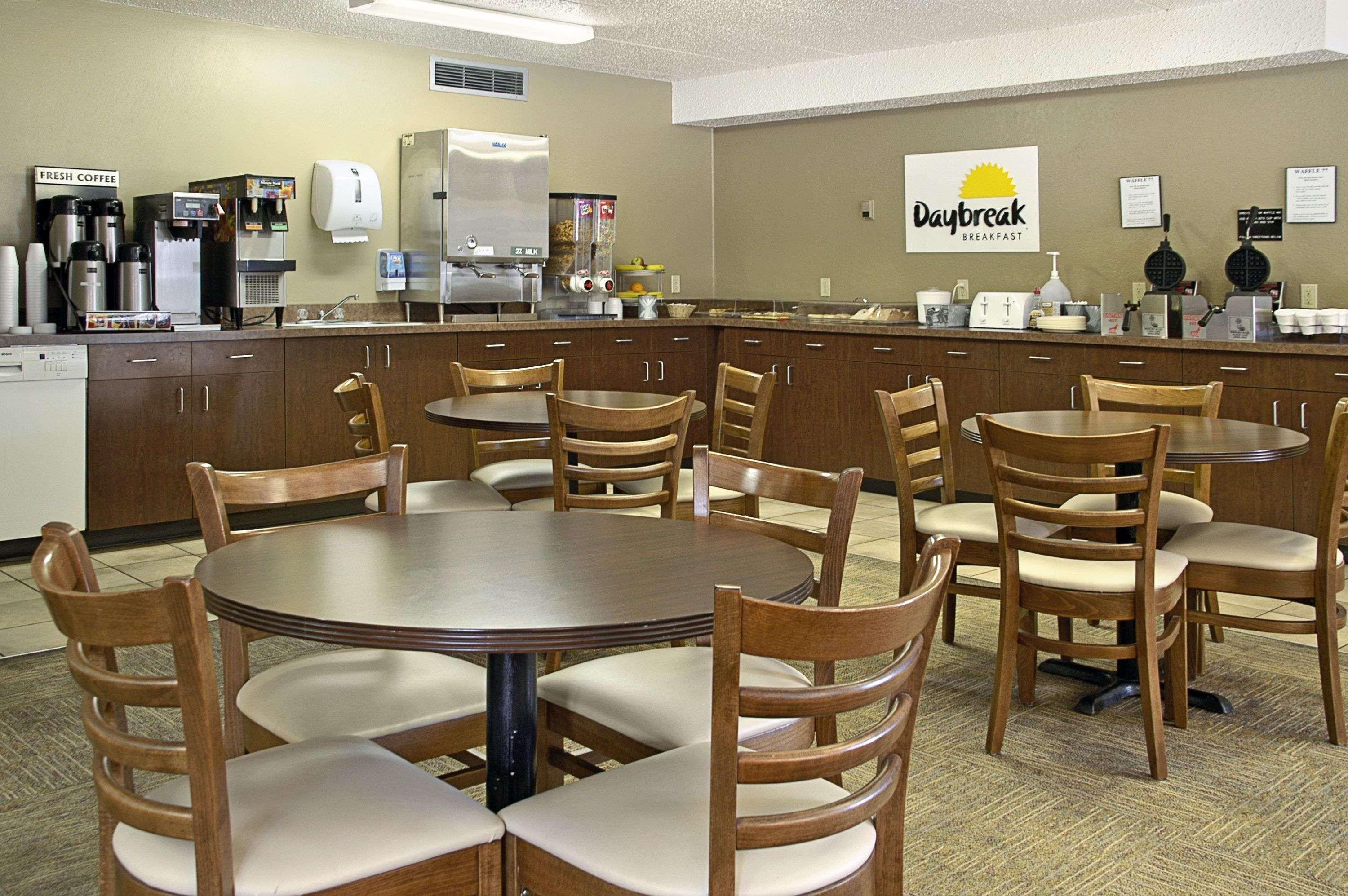 Days Inn By Wyndham Sioux Falls Esterno foto