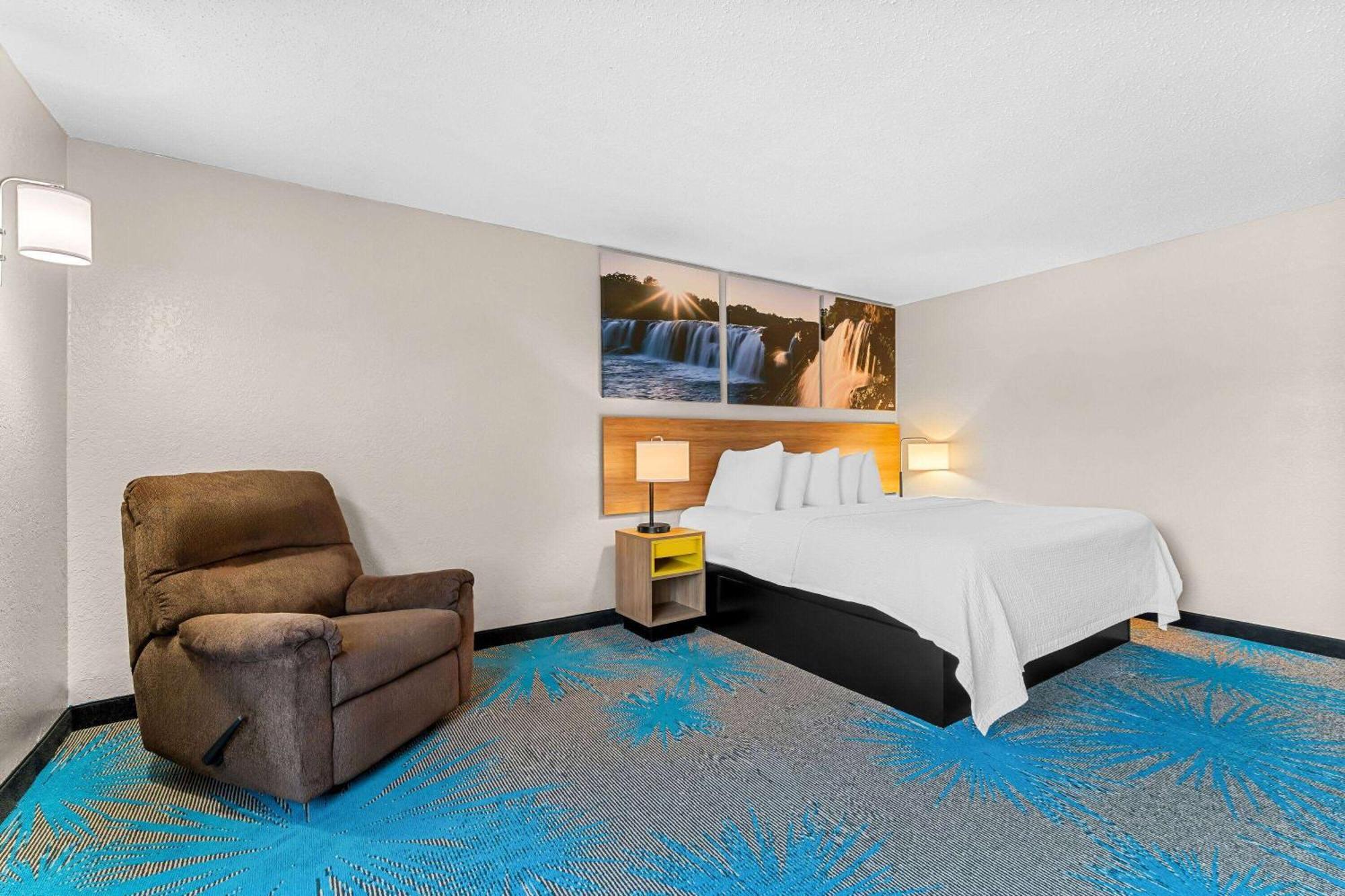 Days Inn By Wyndham Sioux Falls Esterno foto