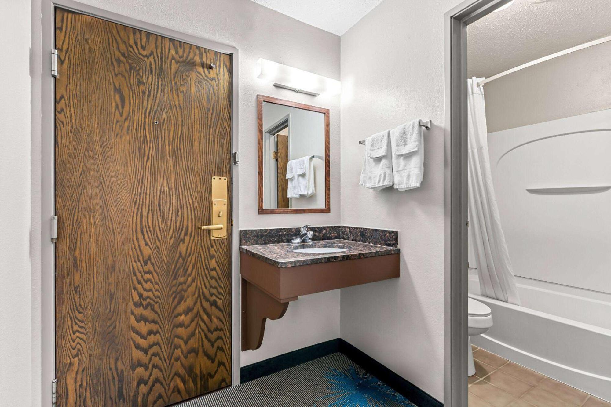 Days Inn By Wyndham Sioux Falls Esterno foto
