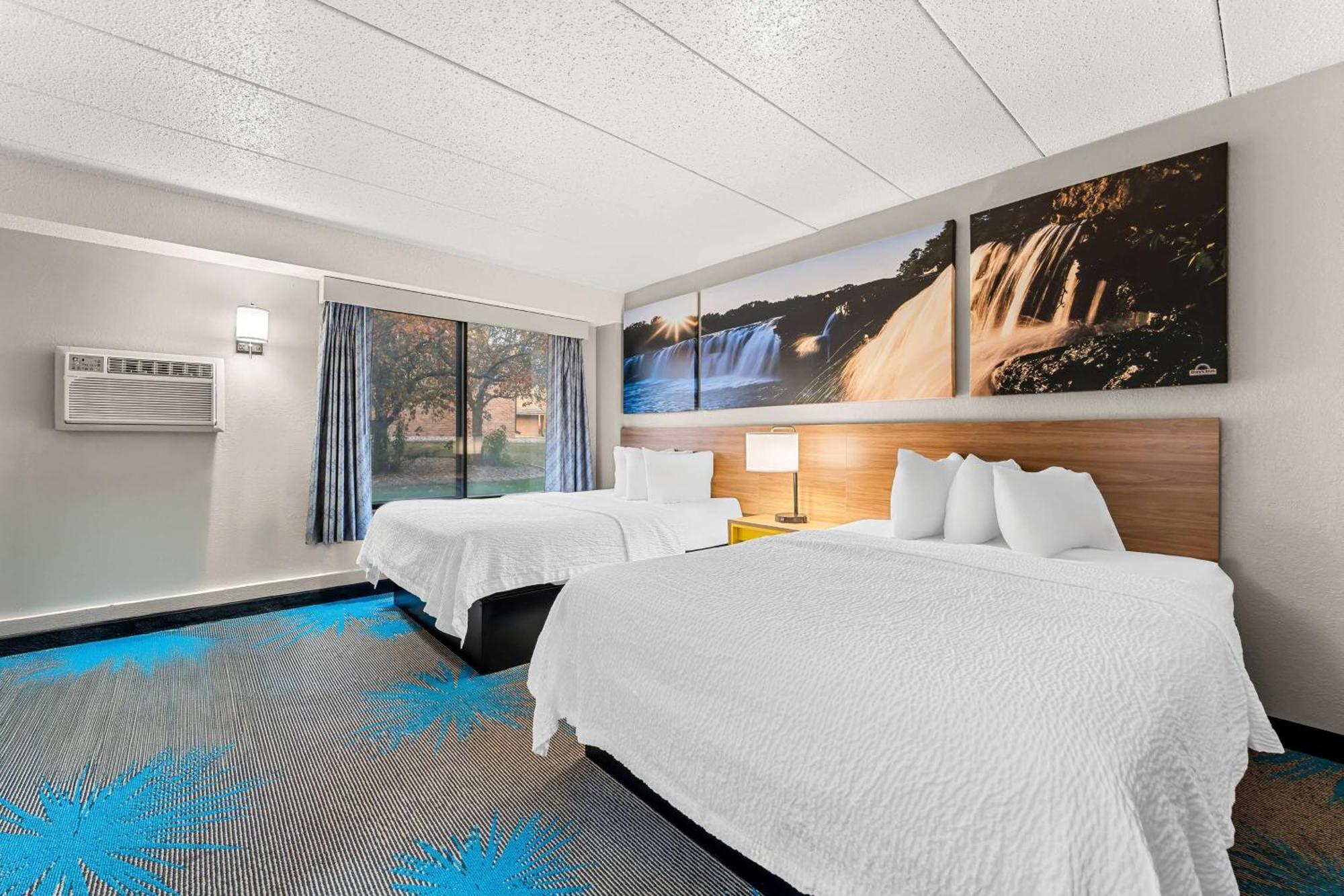 Days Inn By Wyndham Sioux Falls Esterno foto