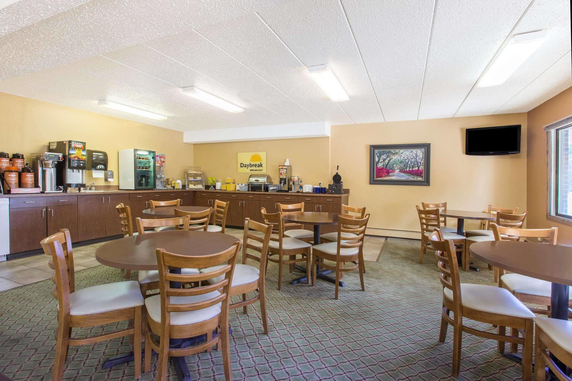 Days Inn By Wyndham Sioux Falls Esterno foto